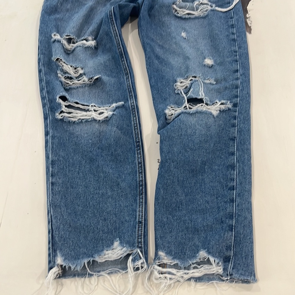 Divided by H & M distressed jeans size 6 - Picture 3 of 8
